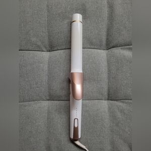 T3 - Styling Ceramic 1.25" Barrel & Iron Base